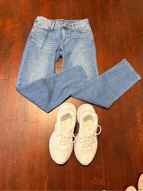 Old Navy Wow Boyfriend Mid-Rise Jeans Size 0